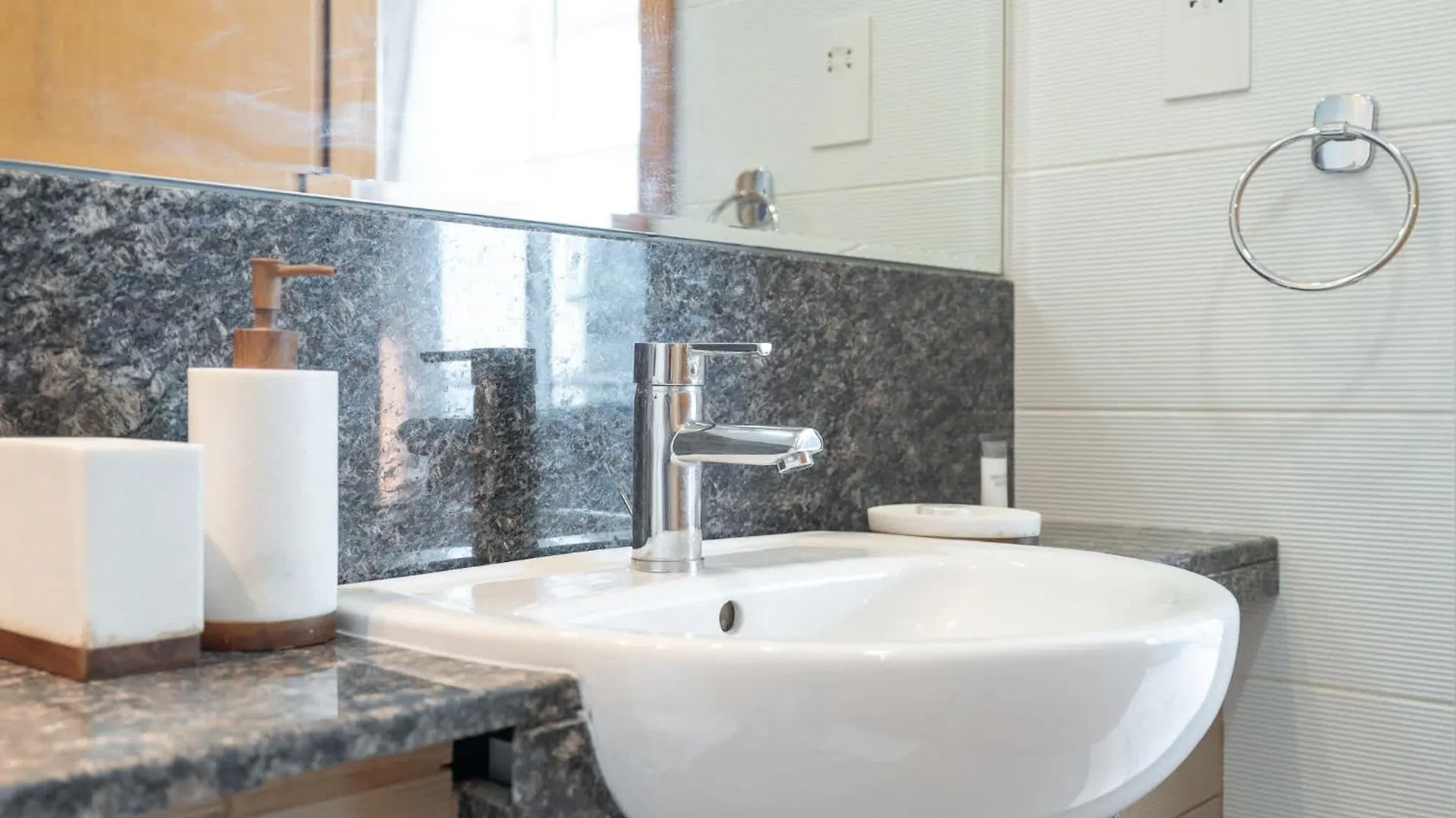 Dazzling Studio In Business Bay With Stunning Views Ντουμπάι 0*,