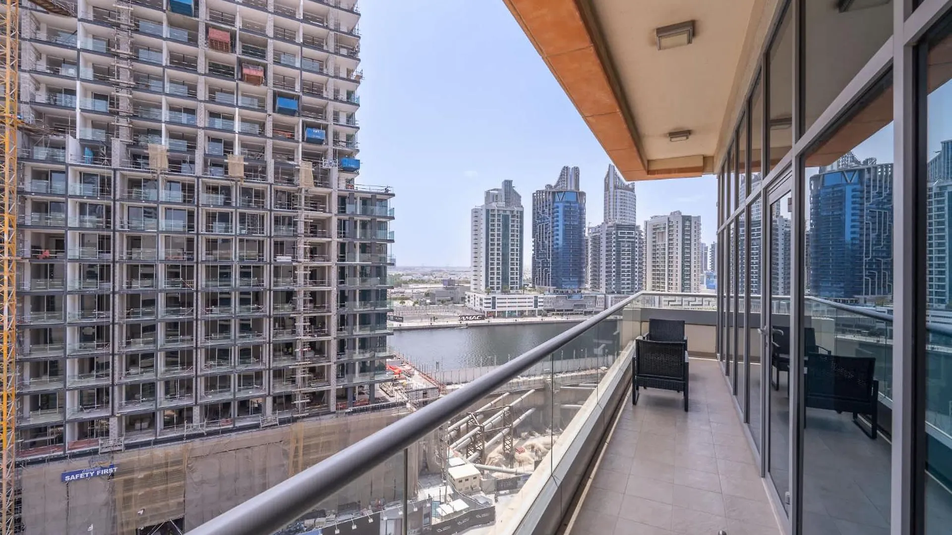 Dazzling Studio In Business Bay With Stunning Views Dubai Apartment